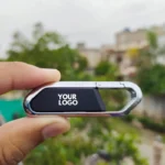Carabiner I 8 - 64 GB USB